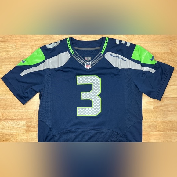 Russell Wilson Seattle Seahawks Signed Jersey 3 Nike Autograph NFL 44 Auto COA - Picture 8 of 16